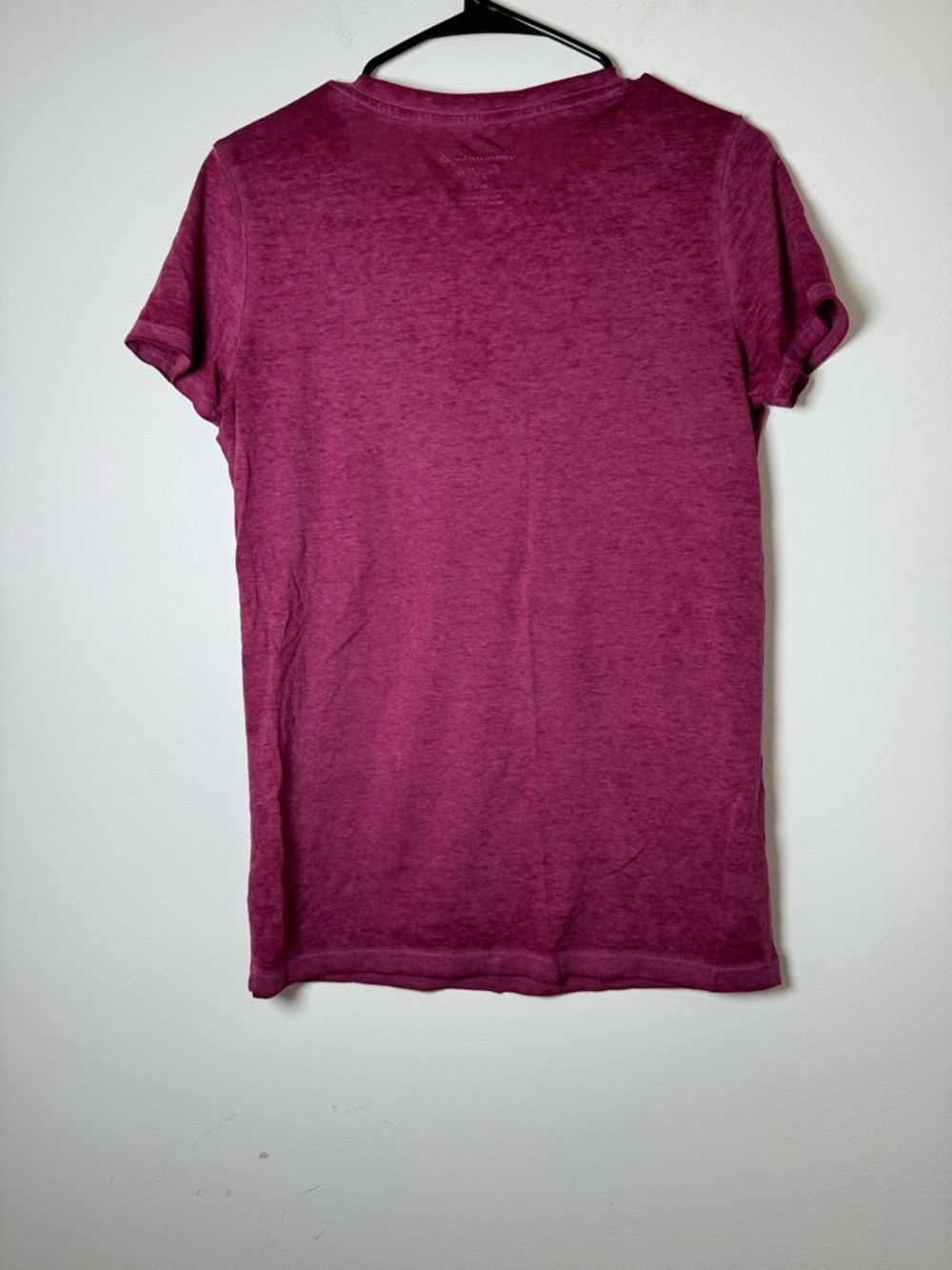 American Eagle Outfitters Logo Tee Medium Pink V Neck Graphic Shirt - Picture 2 of 3